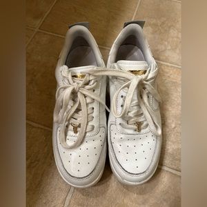 Windsor Smith White Platform Sneakers Size 8 from Princess Polly (almost new)